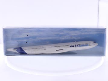 Schaal 1:200 Lupa AIR067-LU Airbus A340-300 Airbus house..., Ophalen of Verzenden