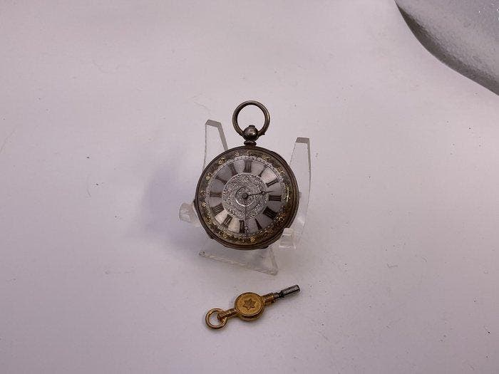 Stauffer & Co . Cilindro in argento . 1880 . Uk . Chiavetta, Bijoux, Sacs & Beauté, Montres | Hommes