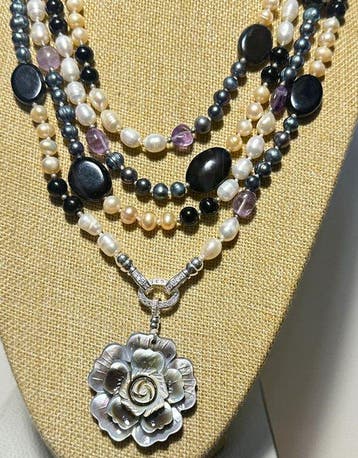 Zoetwaterparels, amethist, agaat en zwart onyx en