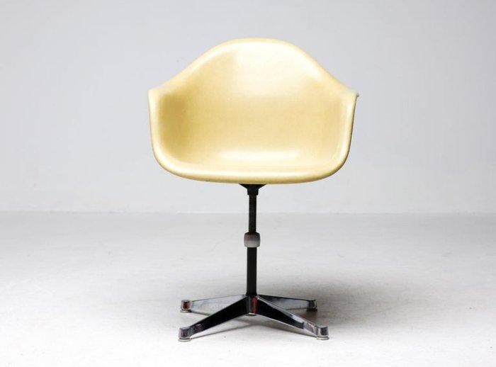 Herman Miller - Charles Eames - Bureaustoel - DAX Arm chair, Antiquités & Art, Antiquités | Meubles | Chaises & Canapés