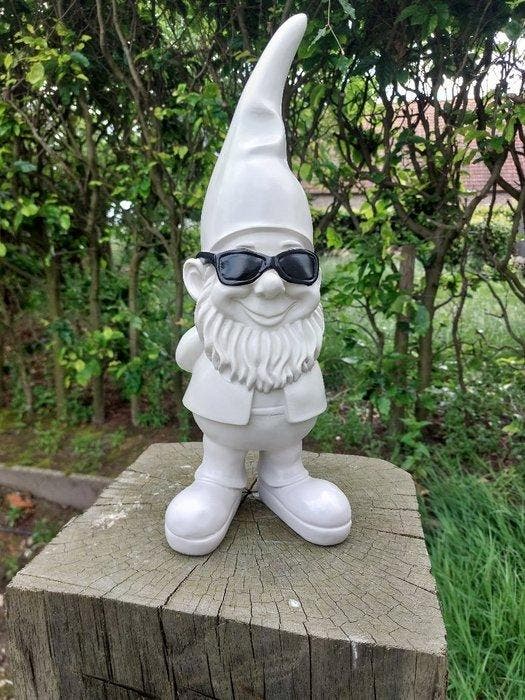 Beeld, funny gnome with sunglasses - 41 cm - polyresin, Antiek en Kunst, Curiosa en Brocante