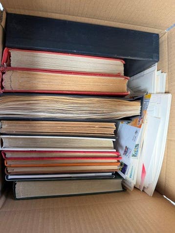Wereld - Box full of albums, stamps, letters and many, Gestempeld