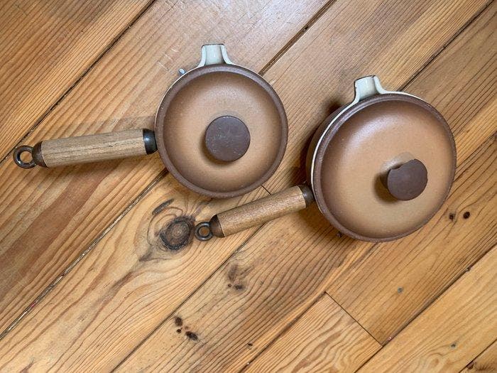 Le Creuset - Enzo Mari - Steelpan (2) - Gietijzer, Antiek en Kunst, Antiek | Keukengerei