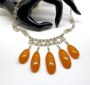 Grand collier ras-de-cou avec pendentifs en ambre balte,