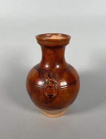 Chinois ancien, empire Han Vase Hu en terre a glaçure brune