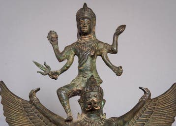La divinité Vishnu avec le dieu Garuda et les Nagas - Asie, Antiquités & Art
