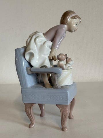 Lladró - Figurine - Purr-Fect Companions - Silla y Gatitos