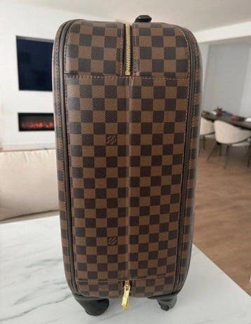 Louis Vuitton - Valise à roulettes