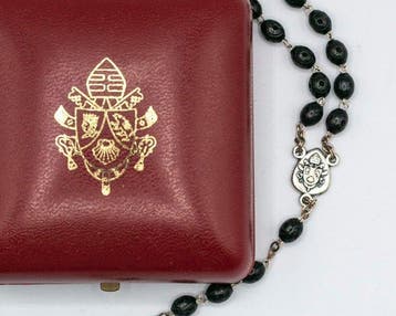 Chapelet - Pape Benoît XVI – rosaire d’audience rare avec