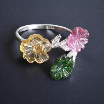 Ring met bloemen gemaakt van multicolore tourmaline, gezet, Verzamelen