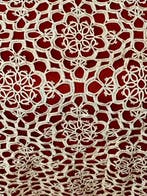 Handgemaakte filetdeken voor tweepersoonsbedden. - Bedsprei