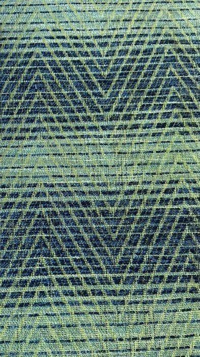 Verfijnd chenilleweefsel met geometrisch jacquardpatroon in, Antiek en Kunst, Antiek | Tapijten, Tafelkleden en Textiel
