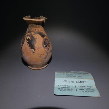 Oud-Grieks, Magna Graecia Aardewerk Oinochoë. 10,5 cm L.