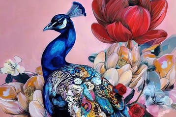 yamila - The Gilded Plumage: Pavo Real y la Resiliencia del
