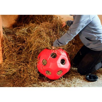 Hooibal hooiruif bal voederbal voor paard ezel rood - kerbl