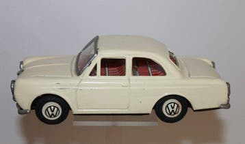 Banier (B.W.) Japan - Speelgoed Volkswagen 1500 Notchback, Antiek en Kunst