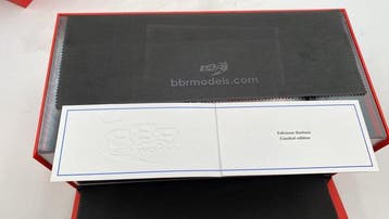 BBR 1:18 - Modelauto - Ferrari SF23 GP Singapore Marina Bay