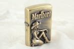 Zippo - Marlboro Cowgirl Sitting Design - Zakaansteker -