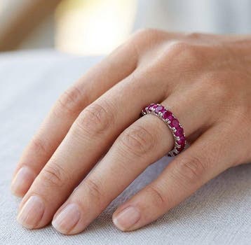 Bague - 18 carats Or blanc - 5.80ct. tw. Rubis - Birmanie