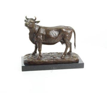 sculptuur, Elegant Bronze Sculpture of a Cow – after I.