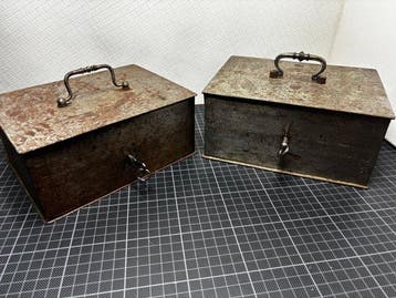 Beaumont - Doos (4) - Metaal - 4 vintage metalen dozen