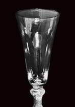 Champagneglas - Georgische champagnefluit of bierglas met