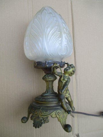 Lamp - Putto-lamp, gepatineerd metaal circa 1900