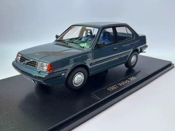 Triple9 1:18 - Modelauto - Volvo 360 (1987), Nieuw