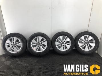 Sportvelgenset + winterbanden Toyota Auris O307949, Nieuw
