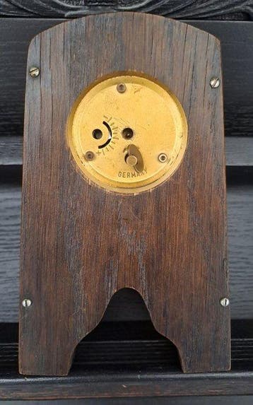 Tafelklok - Art Deco Hout - 1960-1970 - Fries kerfsnijwerk