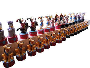 Disney chess set - Mickey and Minnie & friends - Schaakspel