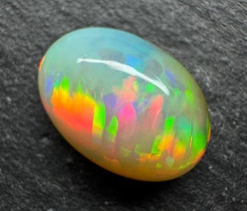 Opaal Cabochon- 1.57 g