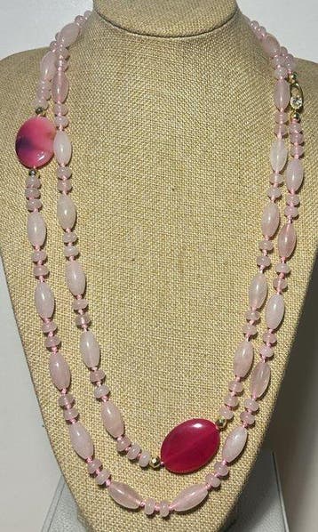 Roze kwarts en roze agaat (35 x 25 x 8 mm) uit Brazilië.