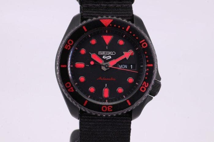 Seiko - SKX - Zonder minimumprijs - SRPD83K1 | 4R36-07G0, Handtassen en Accessoires, Horloges | Antiek
