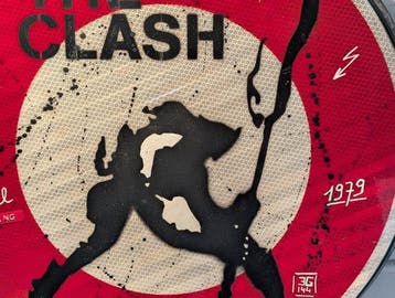 EG144 (XX-XXI) - The Clash - LONDON is still CALLING