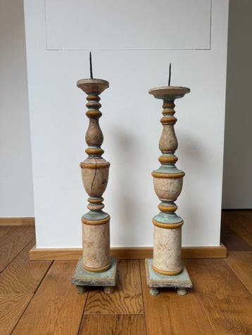Kandelaar (2) - Hout - Twee altaarkandelaars (set), Antiek en Kunst