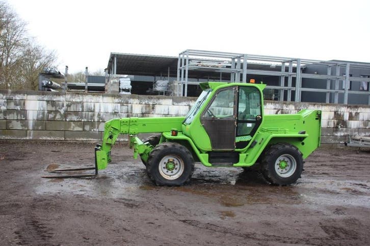Veiling: Verreiker Merlo P38.14 Diesel 3800kg 2006, Articles professionnels, Machines & Construction | Grues & Excavatrices, Enlèvement