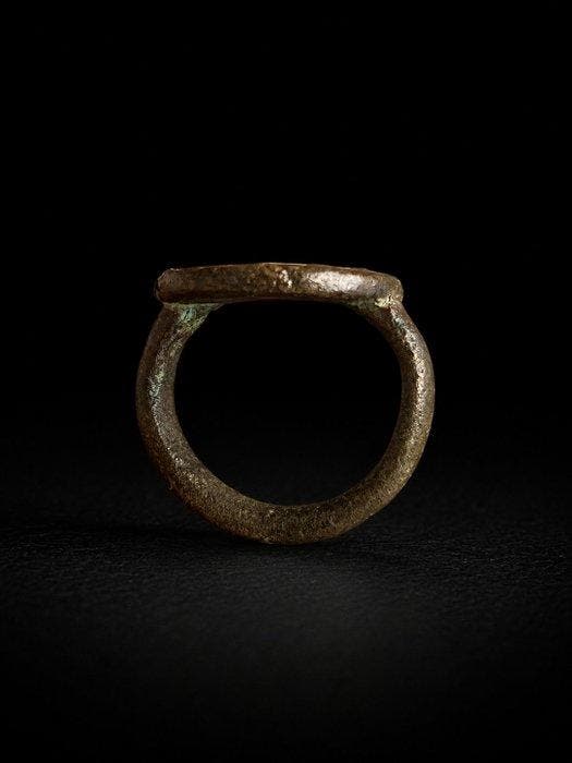 Oud-Romeins, Keizerrijk Brons Ring - 2e tot 4e eeuw na, Antiek en Kunst, Antiek | Overige Antiek