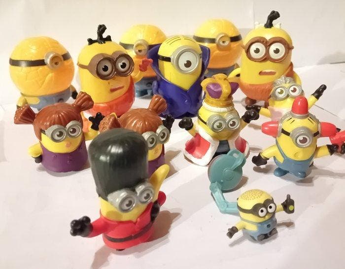 Universal Studio - Speelgoedfiguurtjes Minions varianten 14, Antiek en Kunst, Antiek | Overige Antiek