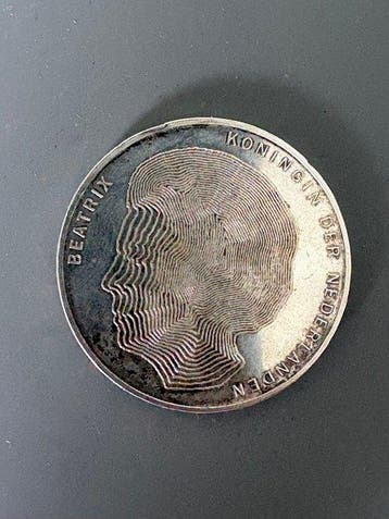 Nederland. 50 Gulden 1990. 100 jaar Vorstinnen. Zilver 925.