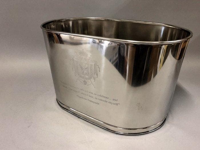 Wijnkoeler - Nickelafwerking - met gegraveerde tekst van, Antiek en Kunst, Antiek | Meubels | Tafels