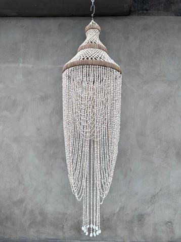 NO RESERVE PRICE - SL05 - Stunning Handmade Shell Chandelier