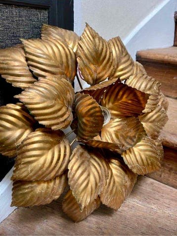 Applique en forme de fleur en métal doré. 1970 - Panneau -, Antiquités & Art