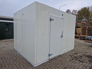 Vriescel 346 x 286 x 256 cm