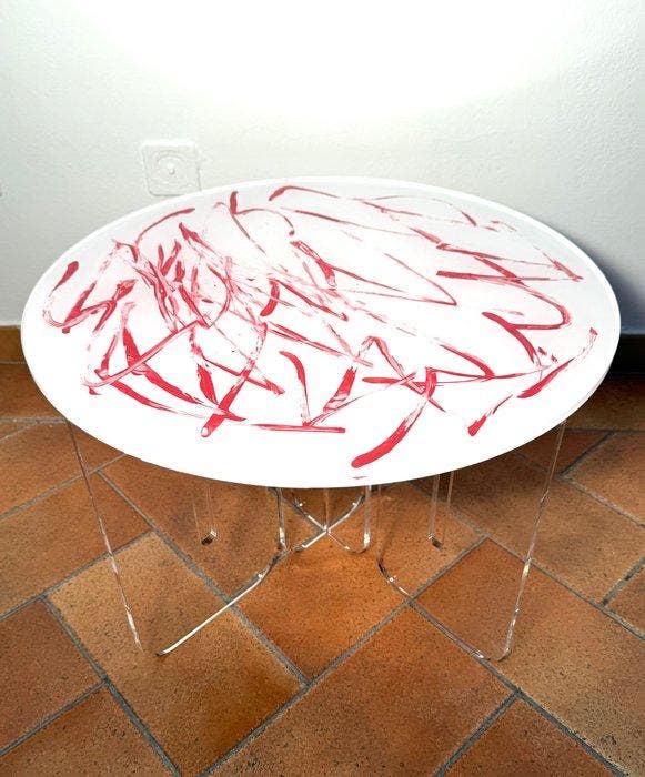 Mrn.D - Table basse - plexiglas - Rétro vernisé à la main, Antiek en Kunst, Curiosa en Brocante