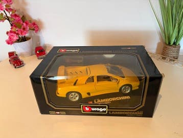 Bburago 1:18 - Modelauto - Lamborghini Diablo (1990), Nieuw
