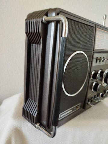 Grundig - Satellit 1400 SL Professional Radio mondiale, TV, Hi-fi & Vidéo