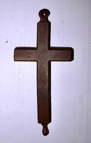 Crucifix - IJzer - 1800-1850 - Groot kruis met reliekhouder