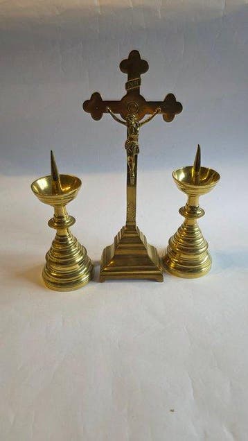 Chandelier (3) - Plaqué or - 2 candelabres + Croix