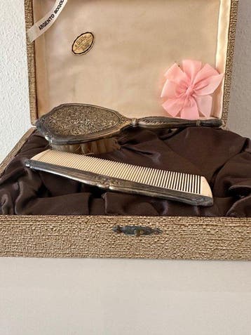 Toiletset (2) - .800 zilver - Doopset voor pasgeborene, Antiek en Kunst
